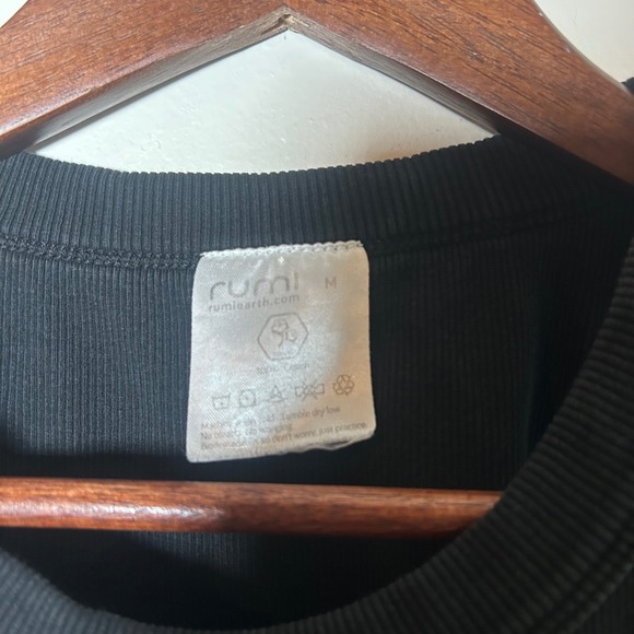 Rumi Ribbed Crop Tank Top Black Sleeveless Athletic Workout Women's Medium - Picture 4 of 4